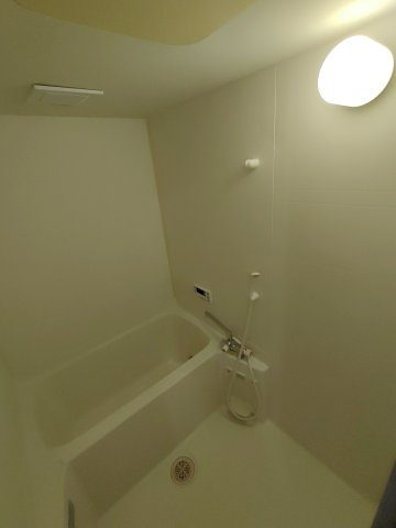 リバーサイドつるぎの浴室|同建物内別部屋の写真です。