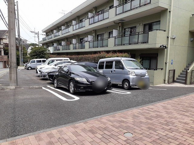 アームズ横山Ⅱの駐車場