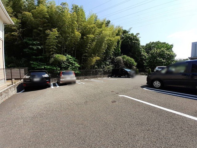 サンリット王禅の駐車場