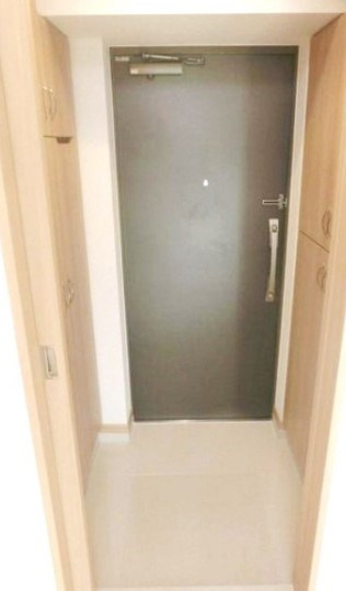 ルーブル都立家政伍番館の玄関