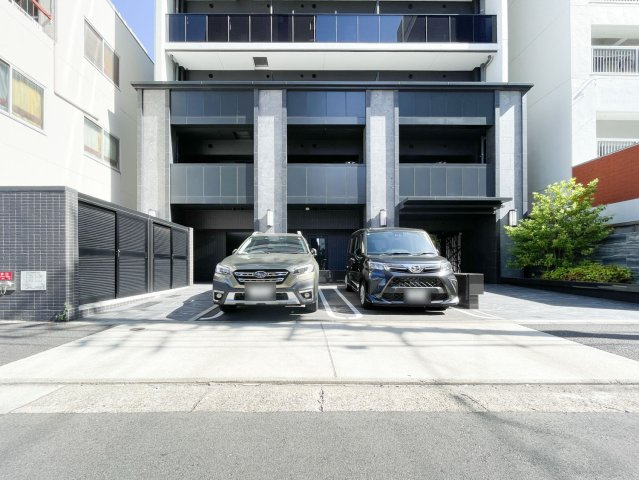 オープンレジデンシア名古屋FRONTの駐車場
