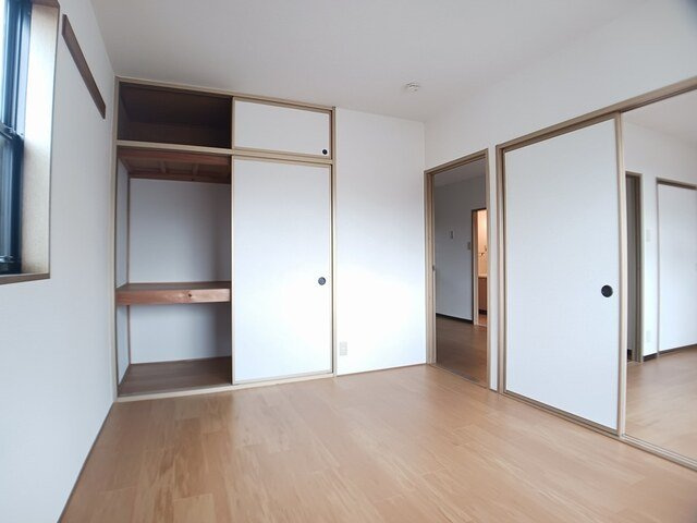 フローラルタウンＢの収納