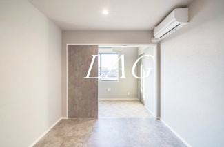 【居間・リビング】 | k1 apartments | 洋室のお部屋です。