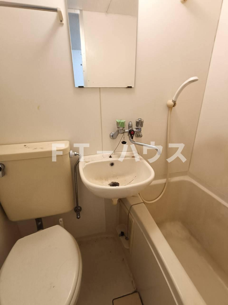 船橋市東中山１丁目のアパートの独立洗面台