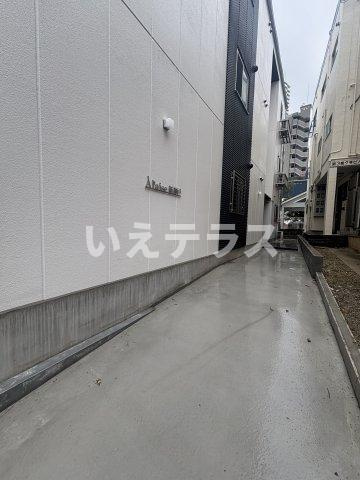 アレーズ新神戸のエントランス