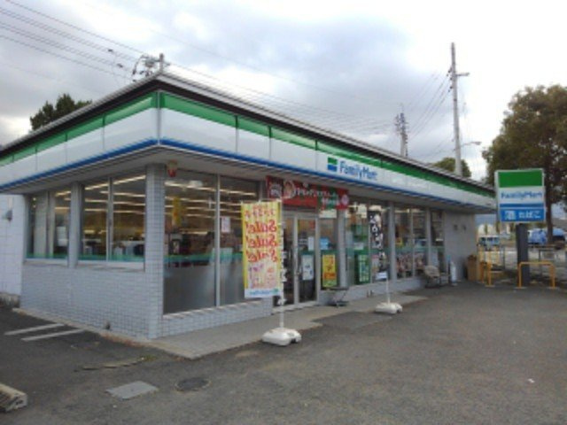 ファミール光葉　Ｂの周辺|ファミリーマート四国中央大柏店まで500m