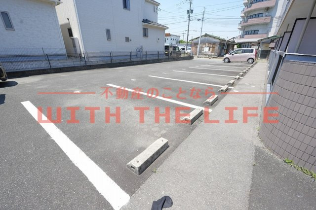 サリナス【キャッシュバック対象】の駐車場|駐車場完備です
