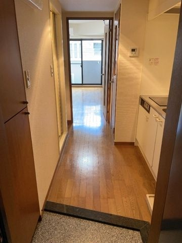 市川市妙典５丁目の賃貸マンションの玄関