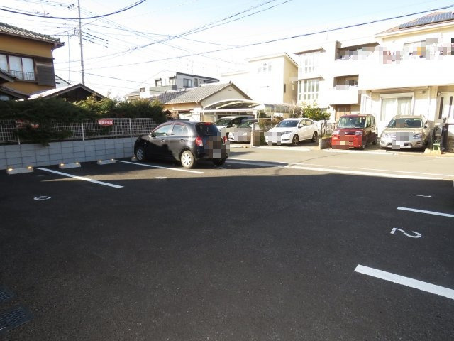 プリエラルジュの駐車場