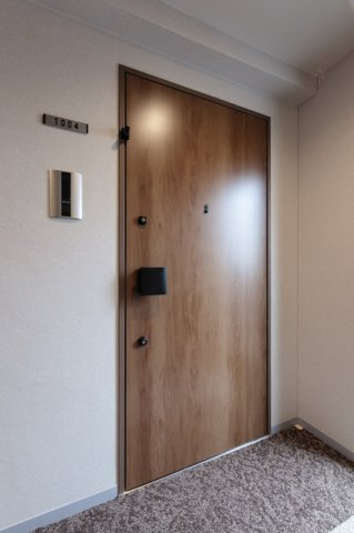 エル・セレーノ横浜の玄関|※写真は同タイプ住戸です。