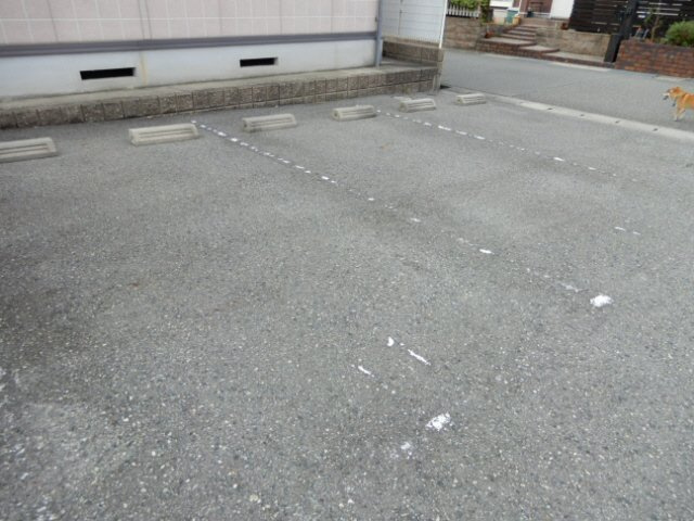サンセットUⅡの駐車場