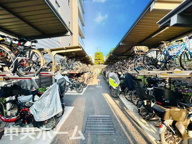 シャリエ清澄白河の駐輪場|【自転車置き場】最新の空き状況や費用などの詳細は担当スタッフまでお問い合わせください。