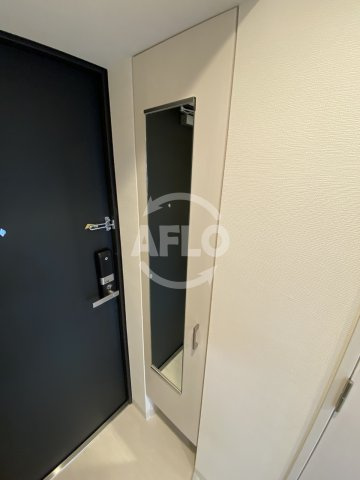 エスリード南森町ラグシスの玄関|エスリード南森町ラグシス　玄関姿鏡