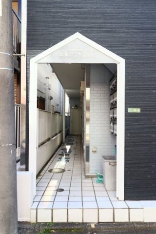 上北沢JAコーポのエントランス
