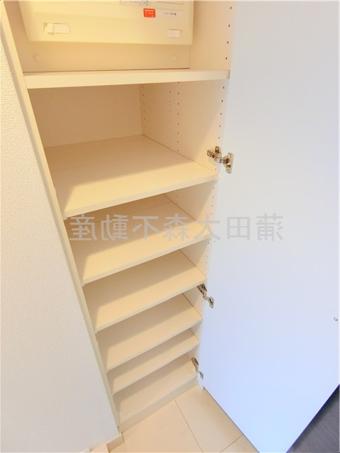 ハーモニーレジデンス羽田WESTウエストの設備|玄関収納　シューズボックス