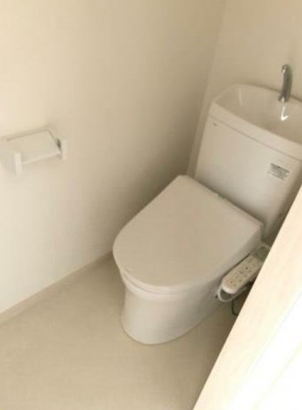 Ａｍｂｉｔｉｏｎ入谷のトイレ|※別部屋参考写真