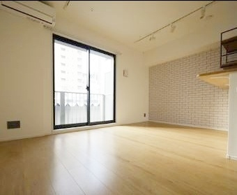 アステラホーム四谷大京町の居間・リビング|
※写真は建物の標準的な設備になります。
現況と異なる場合、現況を優先いたします。