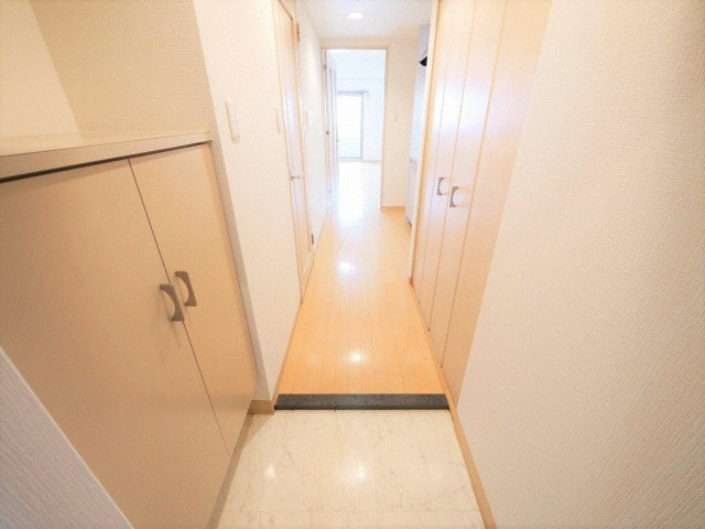 エス・キュート平野町の玄関