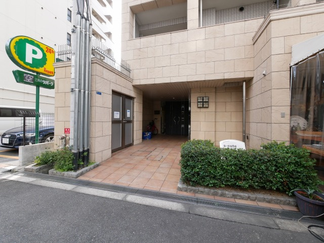 エス・キュート平野町のエントランス