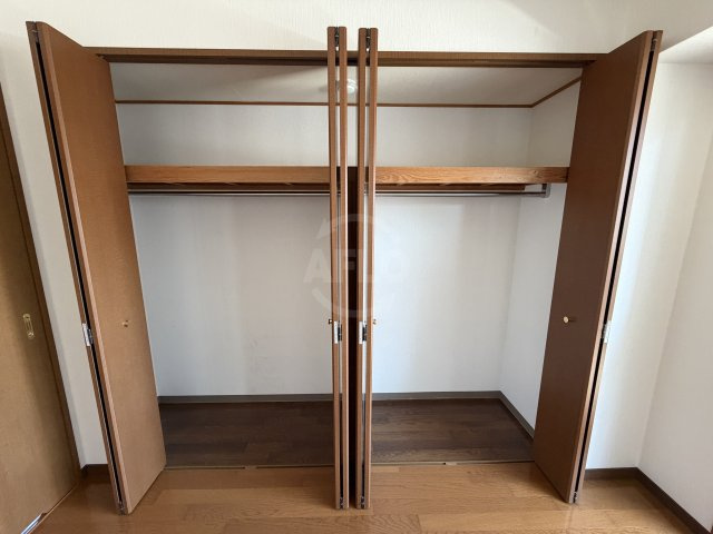 プルミエール江坂の収納|クローゼット