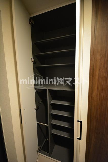 スプランディッド難波元町DUEの収納