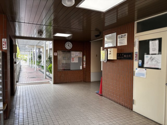 妙法寺駅前住宅のエントランス
