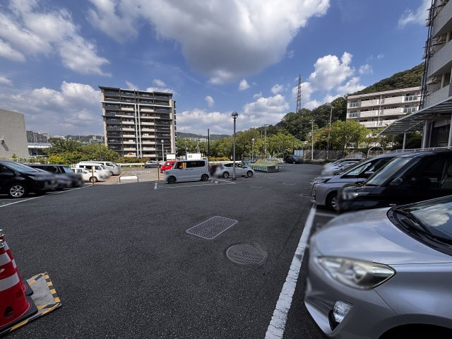 妙法寺駅前住宅の駐車場