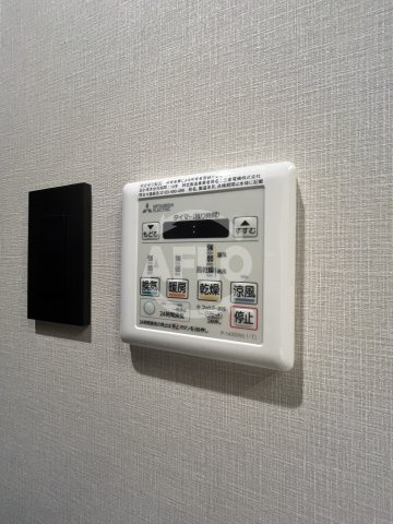 ブエナビスタ江坂広芝町の洗面所|ブエナビスタ江坂広芝町　浴室乾燥機