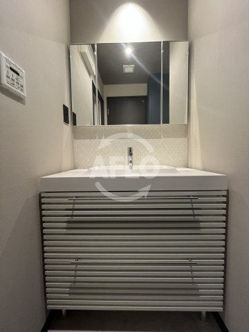 ブエナビスタ江坂広芝町の独立洗面台|ブエナビスタ江坂広芝町　洗面台