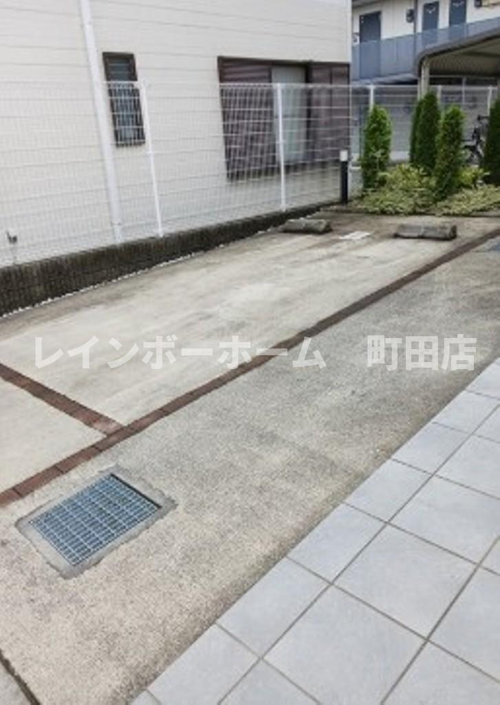 ドルチェ海老名※初期費用分割あと払いサービス利用可能物件の駐車場