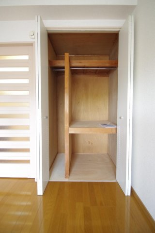 コート新屋敷の収納