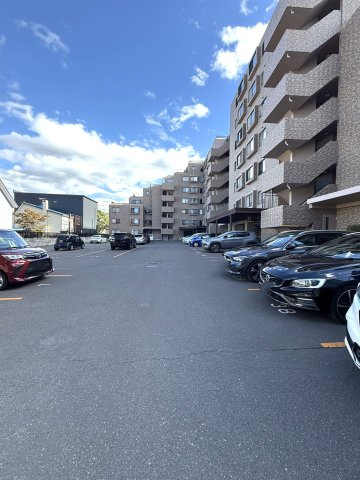 プリンスハイツ旭ヶ丘の駐車場