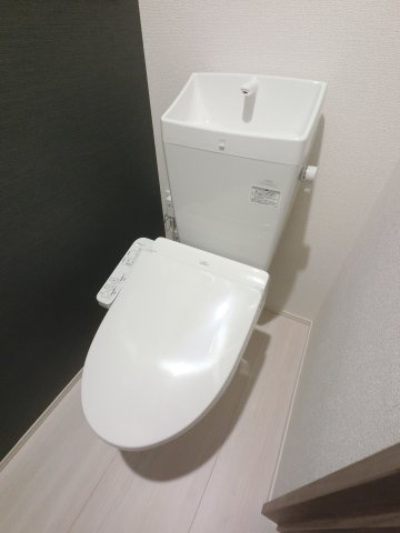 D-ROOM神明町Ⅱ Bのトイレ