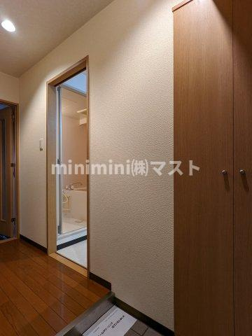 ロイヤルヒルⅠの玄関