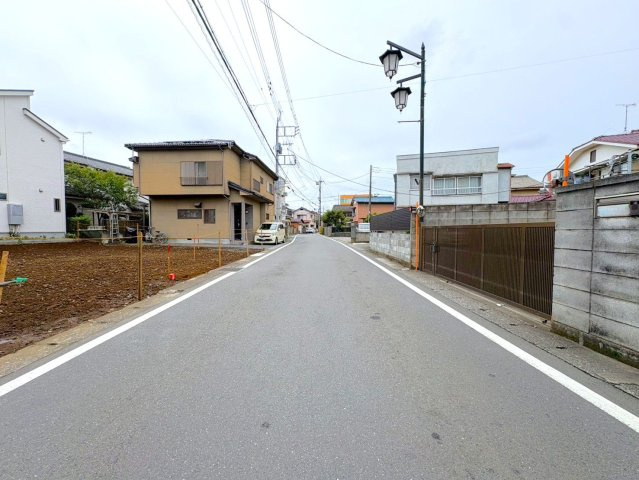 川越市藤間　新築戸建の前面道路含む現地写真