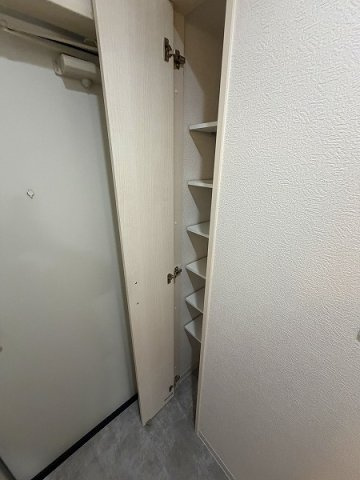 ロイヤルハイツ俊徳道の収納