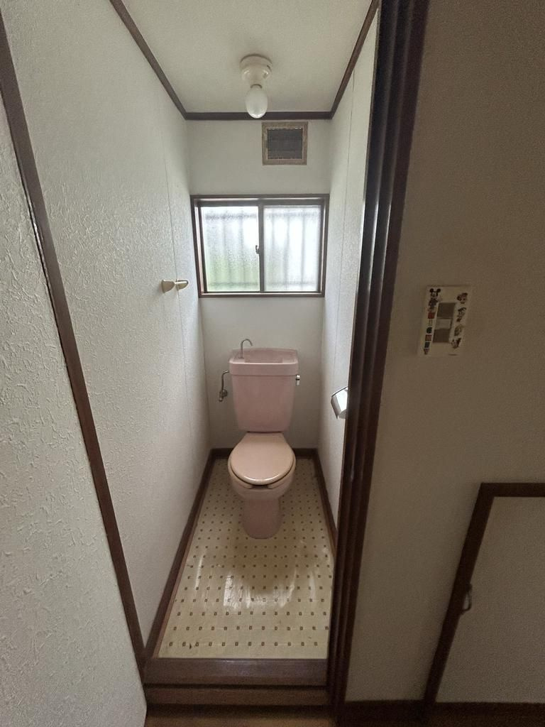 入間市新久　中古戸建のトイレ
