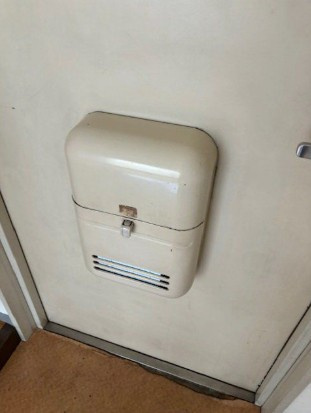 ペアパレス朝霞の玄関