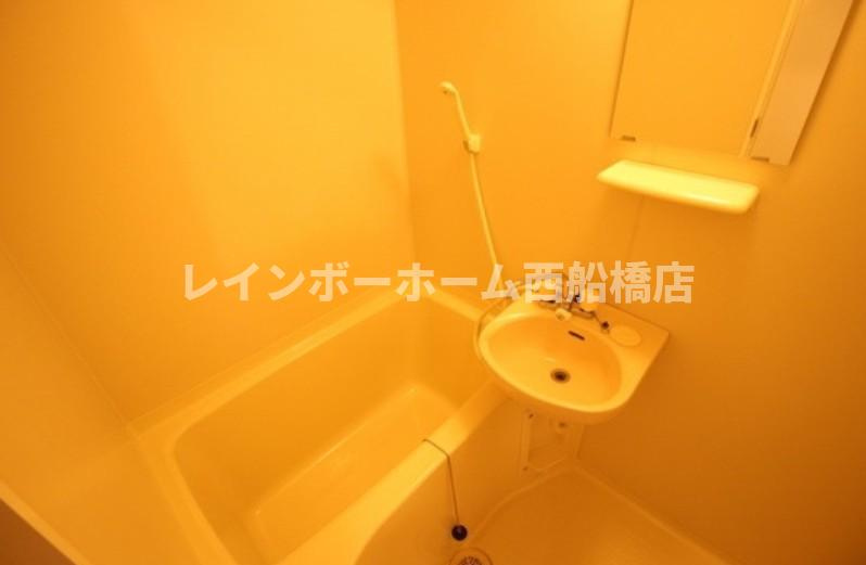 レオ五番館の浴室