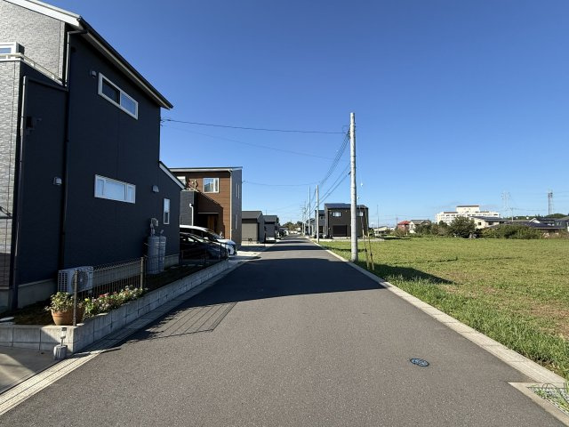 うぇ～ば～タウン八街ほ　E区の前面道路含む現地写真
