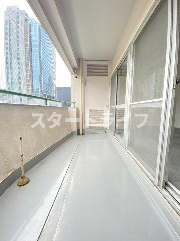 大阪市淀川区西宮原１丁目の賃貸マンションのバルコニー