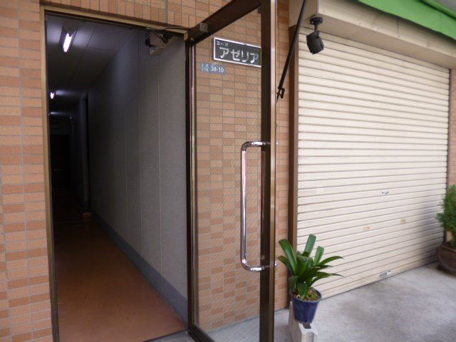 コーポアゼリアのエントランス