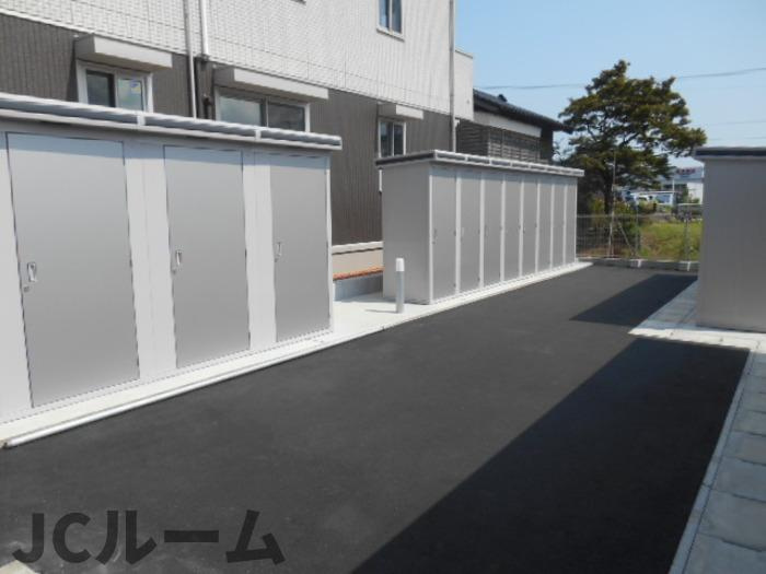 グランディール A棟の駐車場