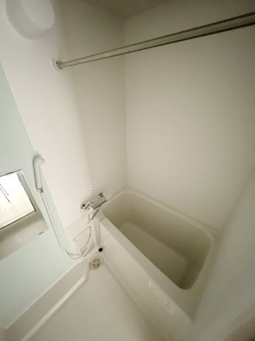 レオネクストフィオーレ の浴室|
※写真は建物の標準的な設備になります。
現況と異なる場合、現況を優先いたします。
