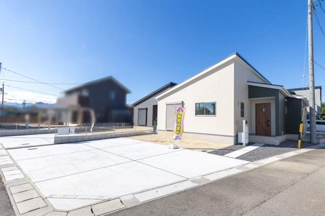 津市芸濃町椋本《4号棟》の外観
