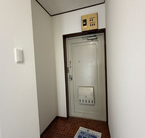 武蔵野ハイツの玄関