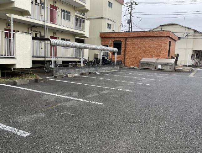 武蔵野ハイツの駐車場