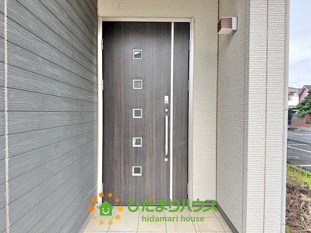久喜市鷲宮5丁目　中古一戸建ての玄関