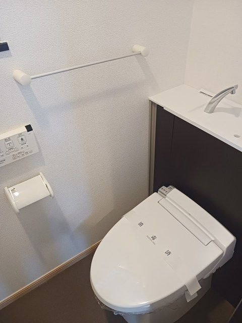 ピッコロ　マジオーネのトイレ|ゆったりとした空間のトイレです