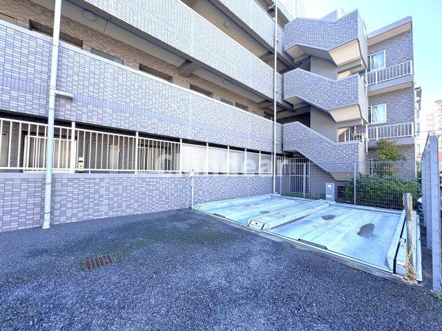 レクシオ竹ノ塚ジーフォルムの駐車場|ドキドキの新生活も、安心してスタート。ぴったりの住まいを見つけませんか？クランディアが一緒に住まい選びをサポートします‼　まずは、お気軽にお問合せください　＃クランディア